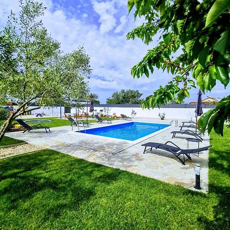 Holiday Home Aprilis With Pool, Jacuzzi And Sauna Galovac  Εξωτερικό φωτογραφία