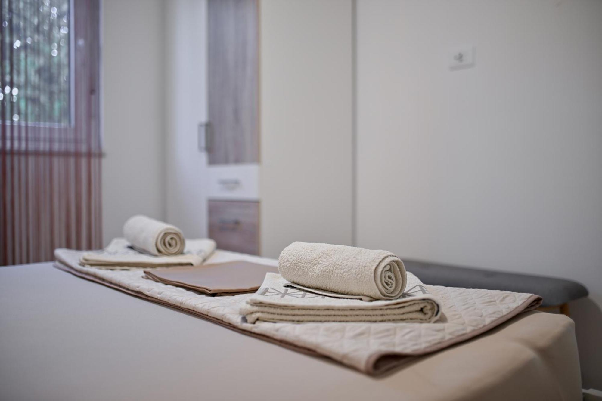 Holiday Home Aprilis With Pool, Jacuzzi And Sauna Galovac  Εξωτερικό φωτογραφία