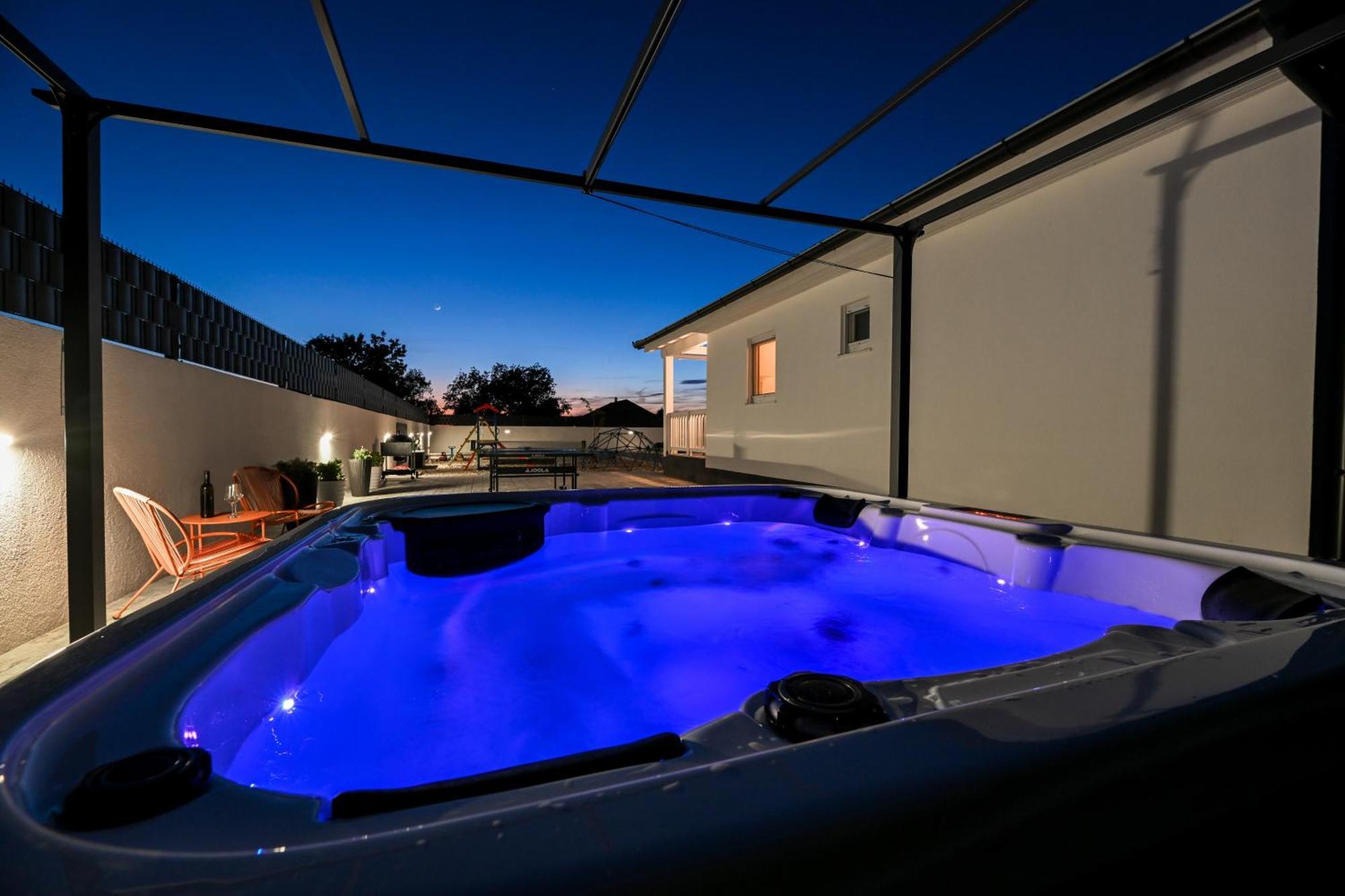 Holiday Home Aprilis With Pool, Jacuzzi And Sauna Galovac  Εξωτερικό φωτογραφία