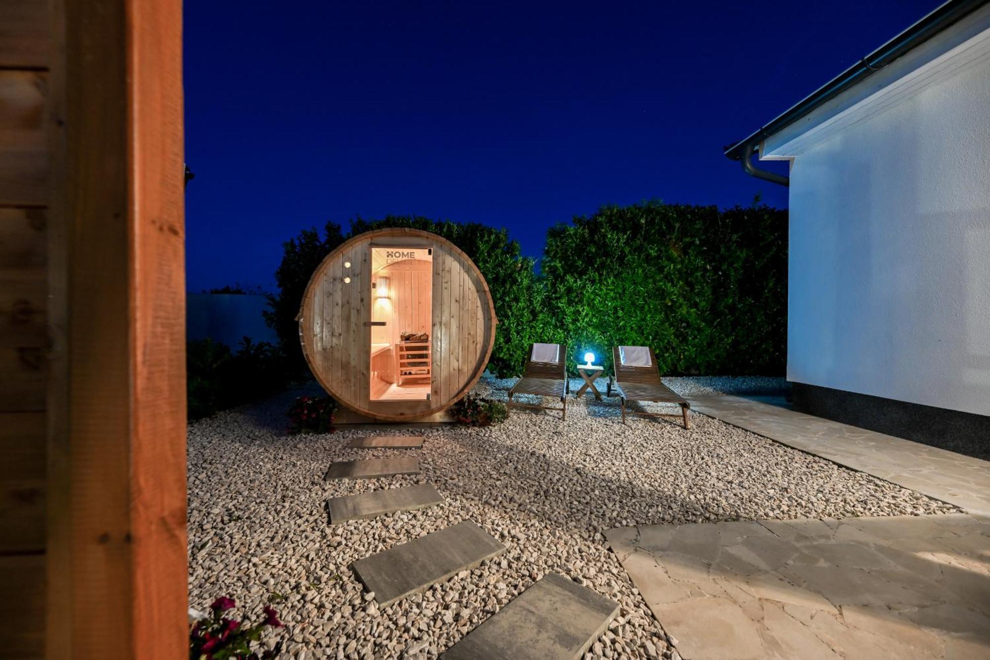Holiday Home Aprilis With Pool, Jacuzzi And Sauna Galovac  Εξωτερικό φωτογραφία