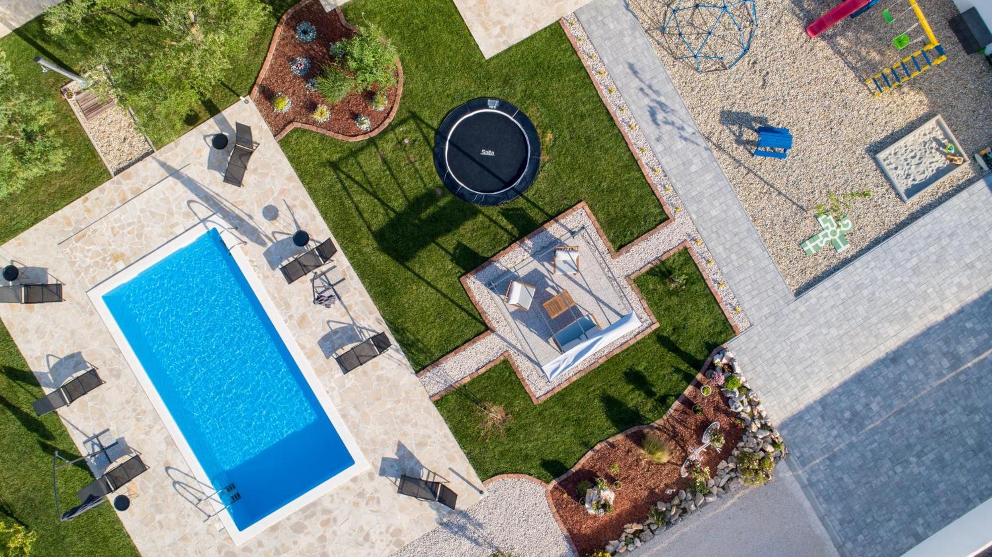 Holiday Home Aprilis With Pool, Jacuzzi And Sauna Galovac  Εξωτερικό φωτογραφία