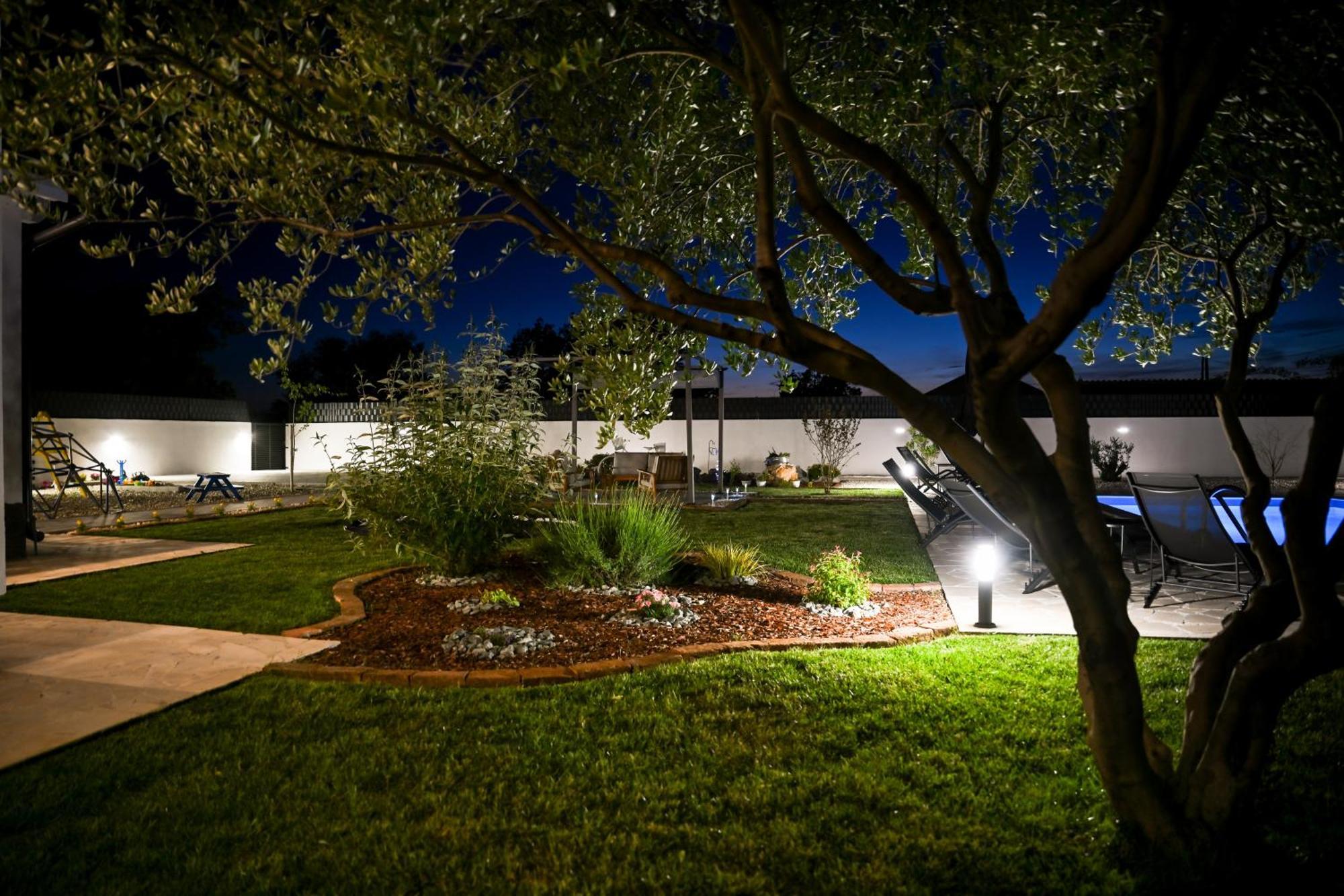 Holiday Home Aprilis With Pool, Jacuzzi And Sauna Galovac  Εξωτερικό φωτογραφία
